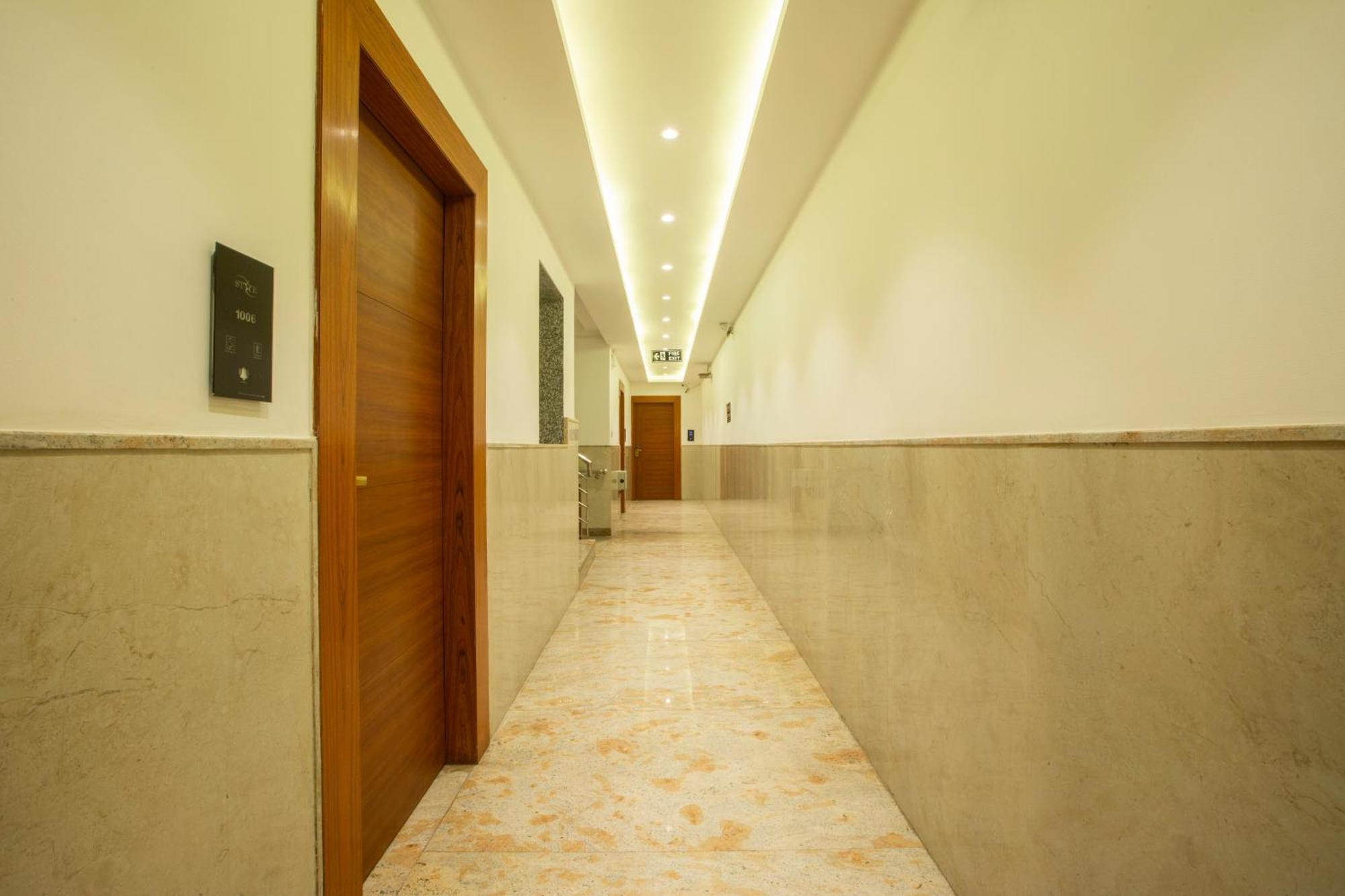 Hotel Arch Suites - Near Aerocity New Delhi Exterior photo